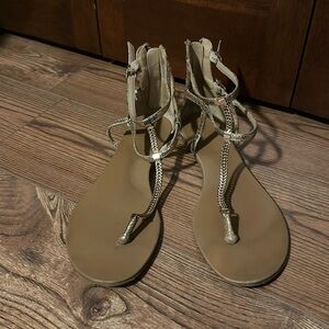 Express sandals